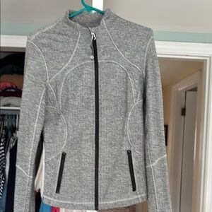 Lululemon Athletica Gray Utility Jacket with High Collar and Fitted Design